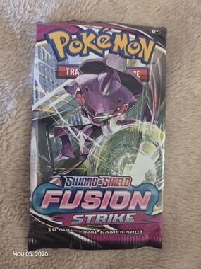 Pokémon Sword & Shield Fusion Strike Booster Pack